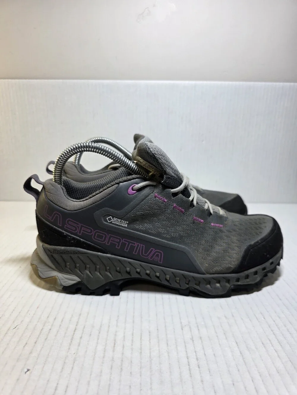 La Sportiva Spire GTX Women's Size 7.5 Trail Running Shoes Gray
